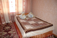 Трехкомнатная квартира по Абдрахманова: Спальня с двуспальной кроватью