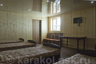 Гостевой дом "Каракол": Обстановка в четырехместном номере