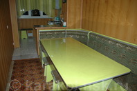 Двухкомнатная квартира по Карасаева IV: Кухня, стол, балкон