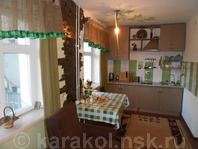 Трехкомнатная квартира по Пржевальского: Кухня, эл. плита, холодильник, все необходимое