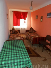 Трехкомнатная квартира по Пржевальского: Две комнаты с раздельными кроватями
