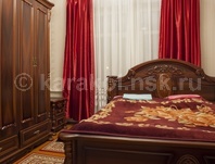 Гостевой дом "Манас": Двухместный номер с большой двуспальной кроватью