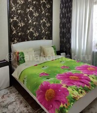 Трехкомнатная квартира по Кыштобаева: Спальня, двухместная кровать