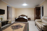 Отель "Nomad": Номер: Улучшенный комфорт, трехместный, двуспальная кровать, качественная и новая мебель