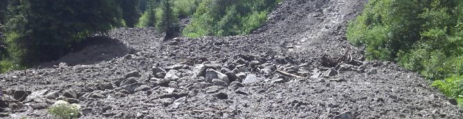 Сель перекрыла дорогу в Каракольском ущелье 2017