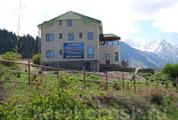 Новая гостиница "Жайсан". Отель вблизи гор