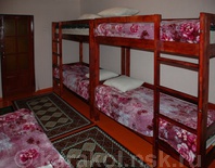 Хостел "Happy Nomad Hostel": Пятиместный номер на первом этаже, двухярусные и раздельная кровать