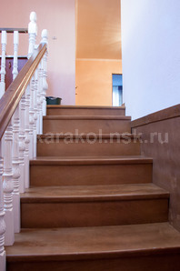 Гостевой дом "Жанат": Лестница на второй этаж