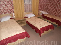 Гостевой дом "Karakol Holiday": Трехместные номера, раздельные кровати