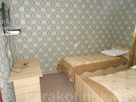 Гостевой дом "Karakol Holiday": Трехместные номера, раздельные кровати, в каждом номере ТВ