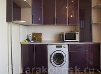 Двухкомнатная квартира м/н Восход: Кухня, микроволновка, гарнитур, стиральная машинка