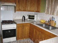 Гостевой дом "Амаль": Кухня, газ, посуда, вытяжка, жарочный шкаф