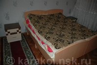 Трехкомнатная квартира по Джакыпова: Спальня с двуспальной кроватью