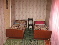 Двухкомнатная квартира по Тыныстанова (1 Мая): Спальня с раздельными кроватями