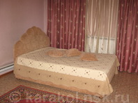Гостевой дом "Амаль": Трехместный номер: двуспальная кровать + односпальная