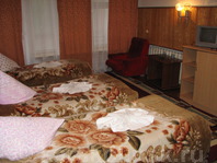 Гостиница "Иссык-Куль": Трехместный обстановка в номере