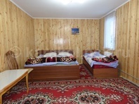 Гостевой дом "Тумар": Двухкомнатный номер, двуспальная и односпальная кровати
